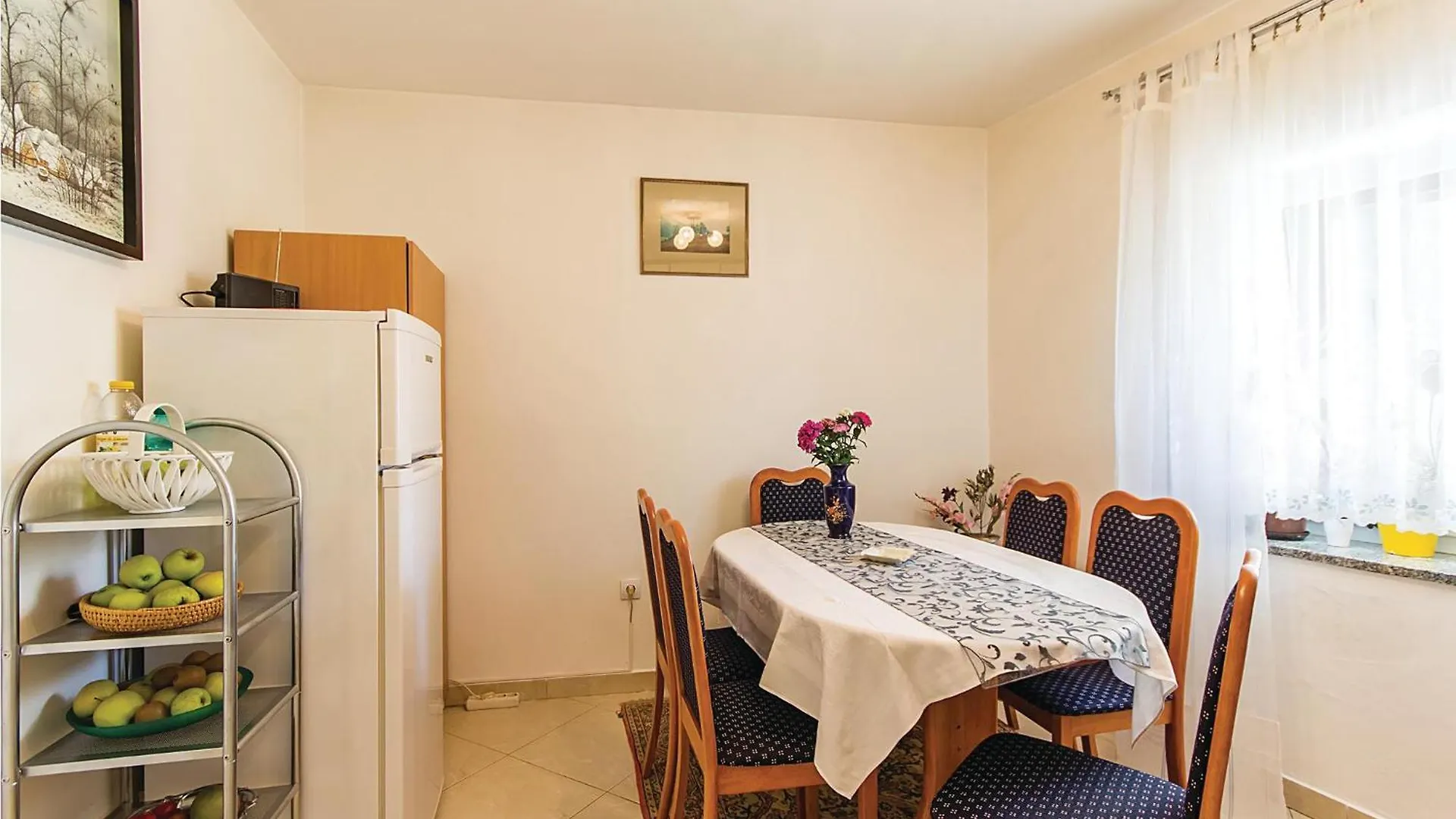 2 Bedroom Beautiful Home In Galižana